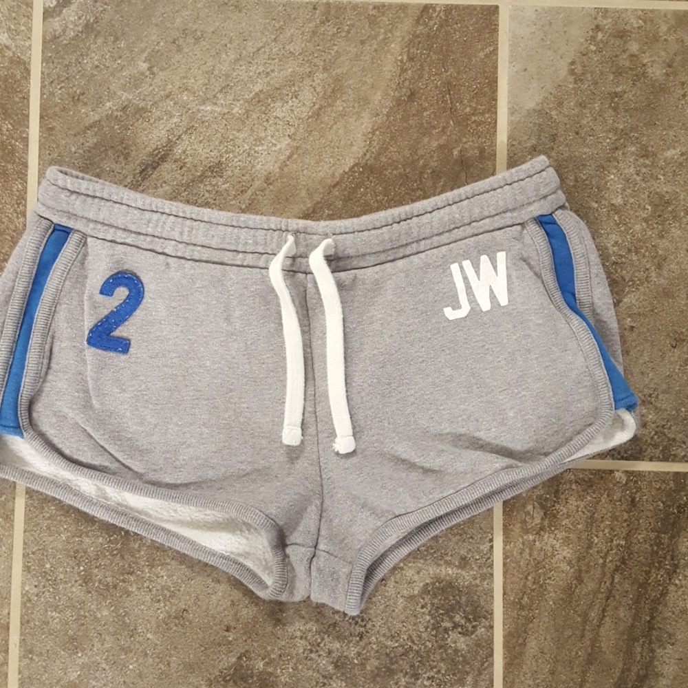 Shorty shorts